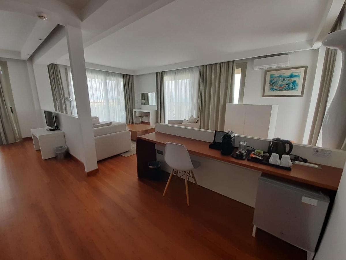 Buca Beachclub Resort (Adults Only) Messíni Dış mekan fotoğraf